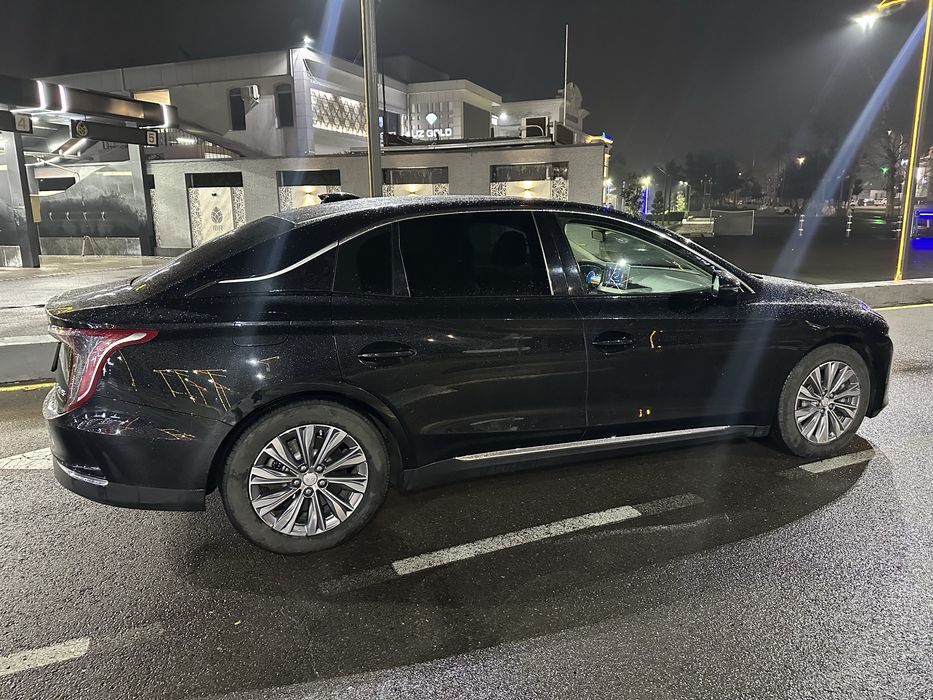 HONGQI EQM5 2024 yil 450 tali