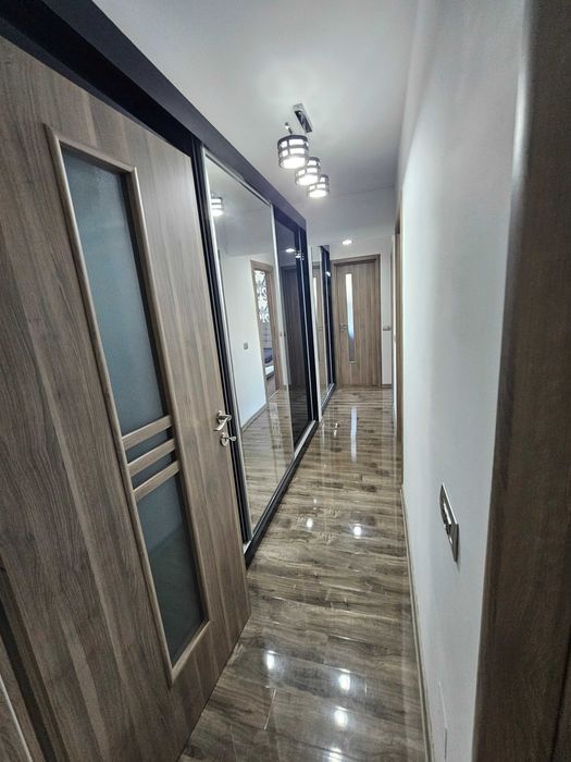 Vand  Apartament 3 camere