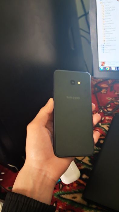 Samsung galaxy j4+