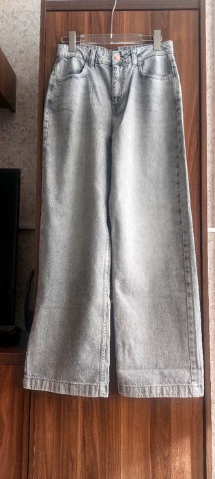 Продам широкие джинсы.