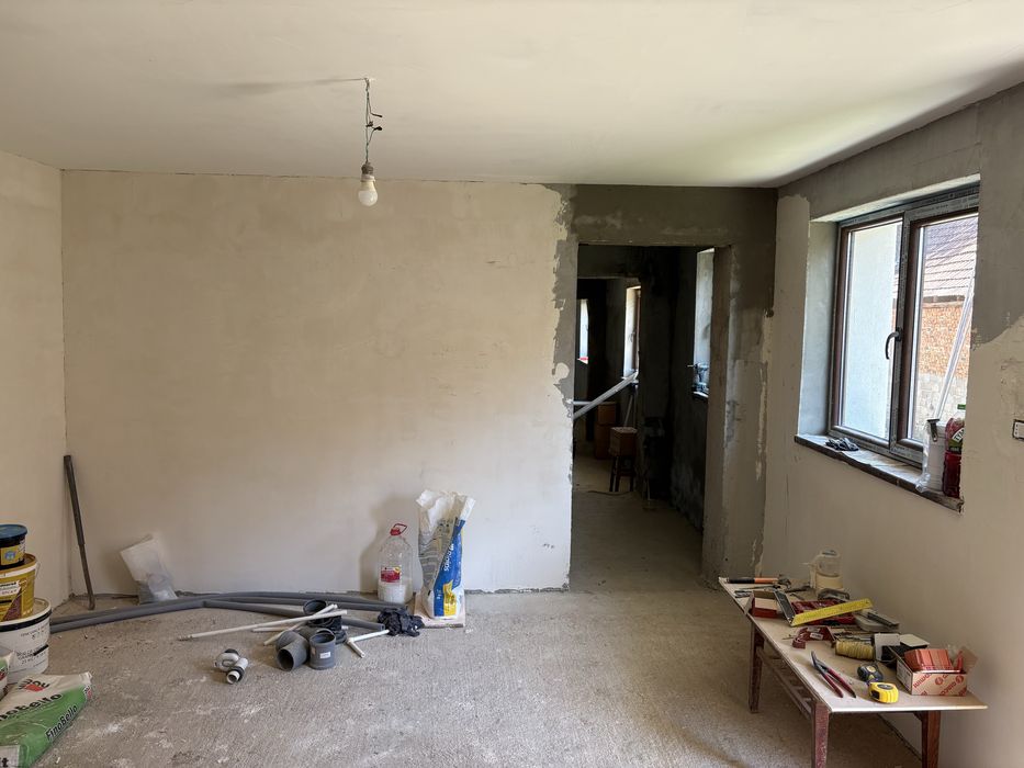 Casa sinca noua situata la DN 73 in centrul comunei