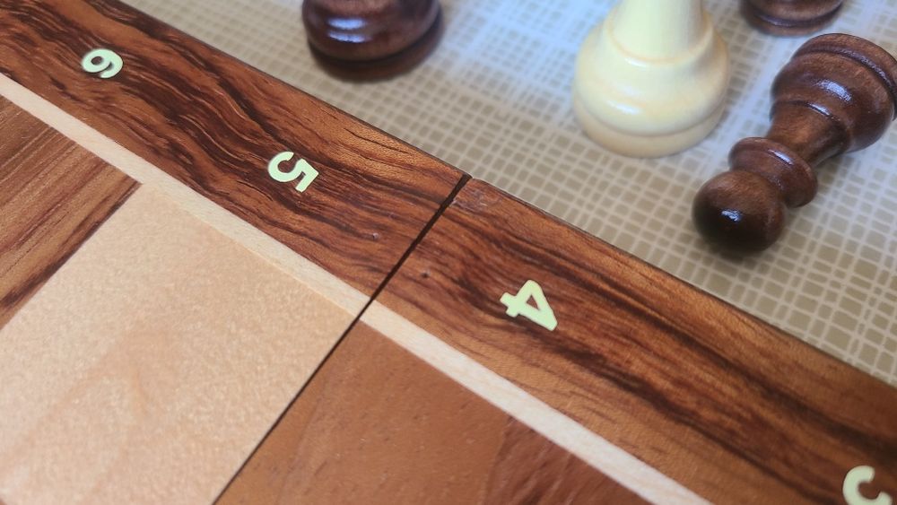 Шахматы деревянные