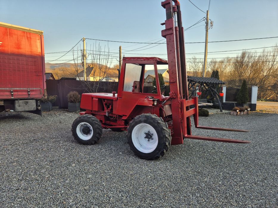 Stivuitor de teren accidentat Manitou 4x4
