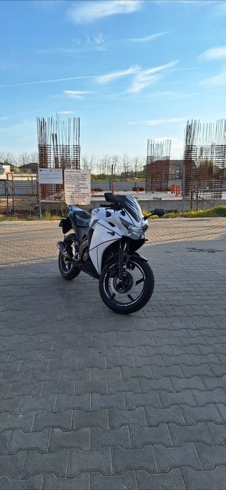 Honda cbr 125 jc50 2015