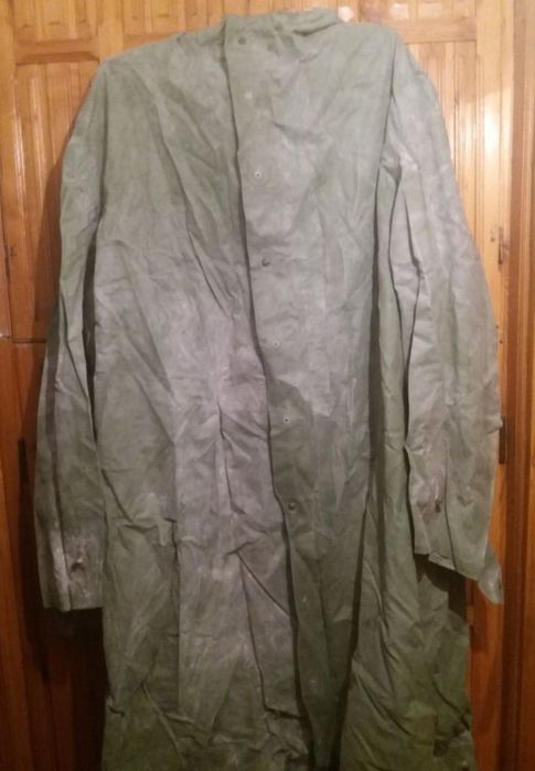 Pelerină militară pentru ploaie