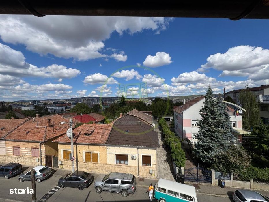 Inchiriere casa pentru birouri + 4 garaje, P-ta Cipariu