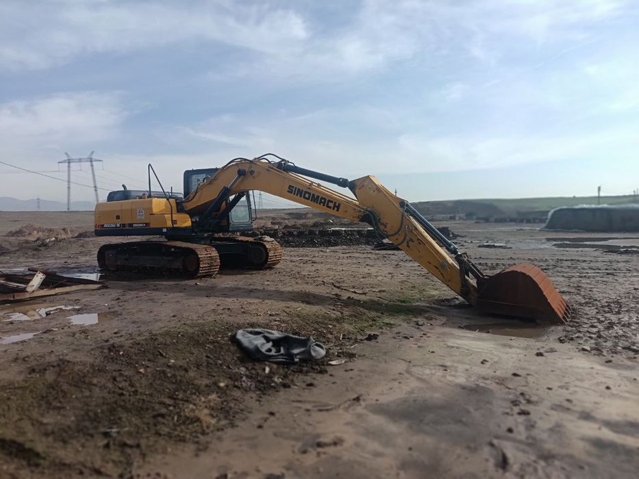 Ekskavator 2024 yil sotiladi