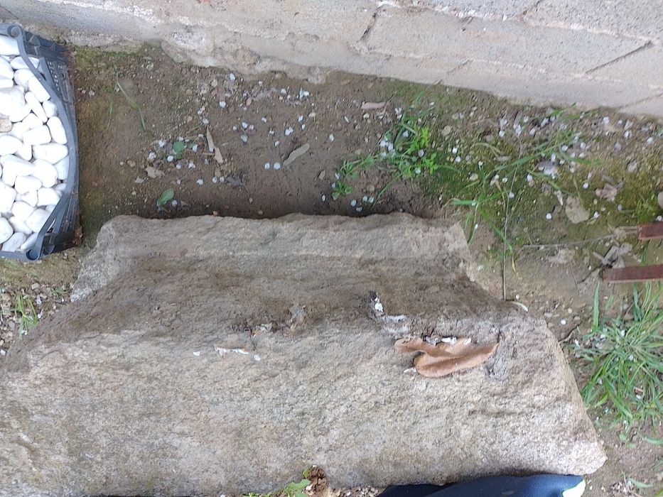 Камена плоча за мивка