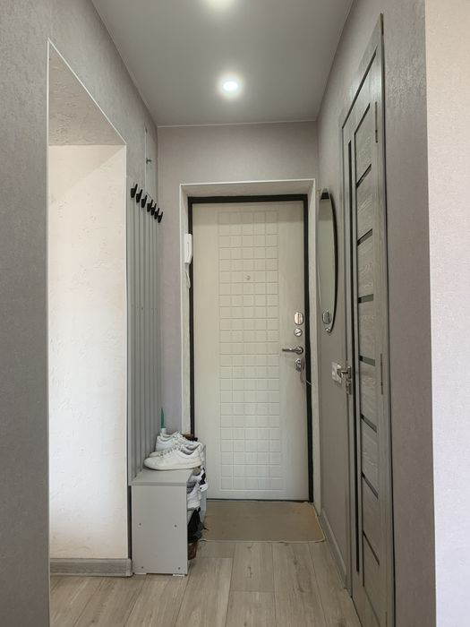 Продается своя 1 комнатная кв чиланзар 4 квартал 4 этаж