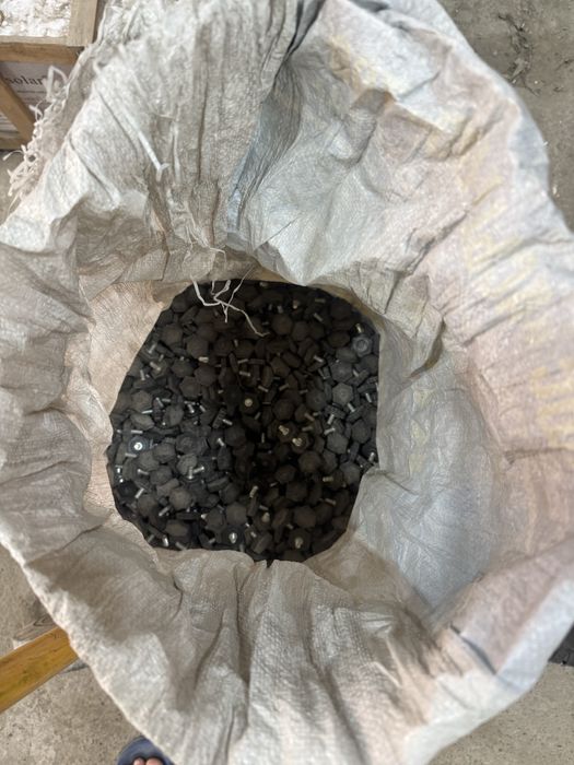 Резба, шуруп для кронштейн и прочее