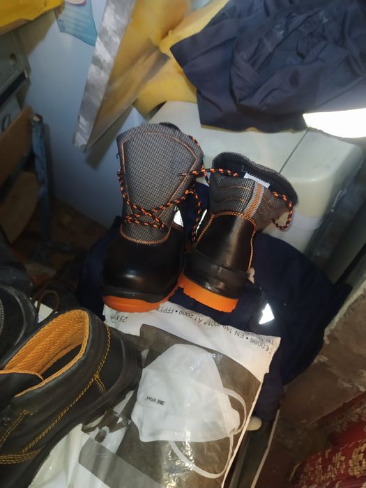 Продам Рабочие ботинки