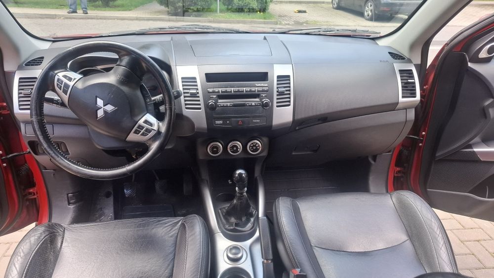 Mitsubishi     Qutlander 2.0  TDI 4 × 4   2008