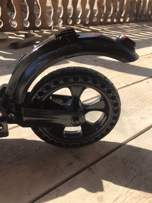 Электро самокат в хорошем состоянии