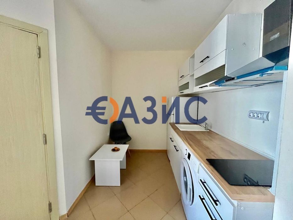 Продава се Двустаен апартамент в к.к. Слънчев бряг - 52 кв.м за 1097 €/кв.м - Снимка #10