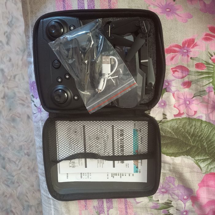 Дрон ,квадрокоптер Е88.Pro.