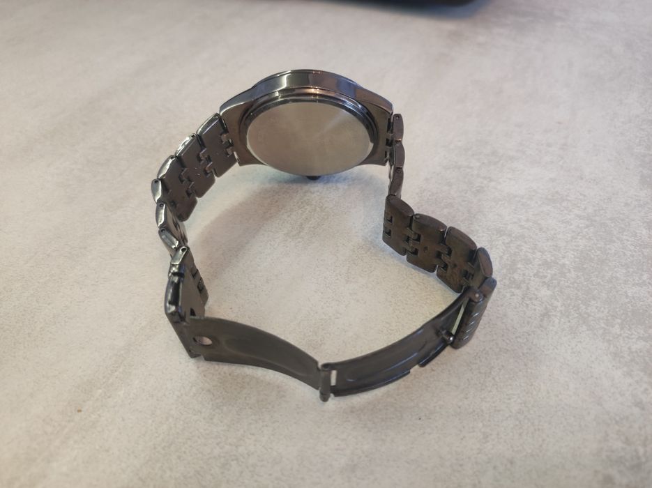 Японски ръчен часовник