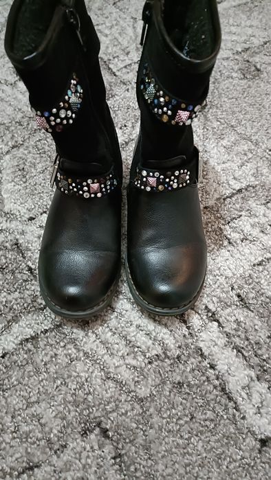 Ghete și cizme măsură 28- 130 ron toate