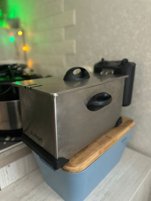 Продам Фритюрницу 3 литра