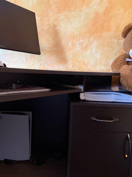 Продам стол компьютерный/ офисный