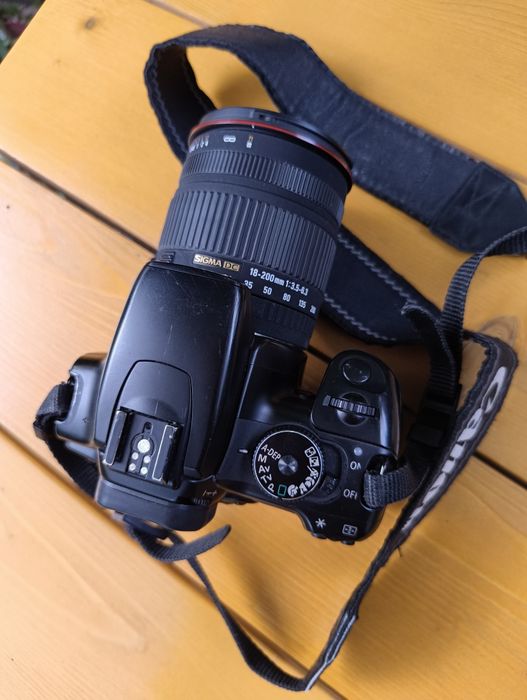 Canon 400d + obiectiv Sigma 18-200+ accesorii și grip