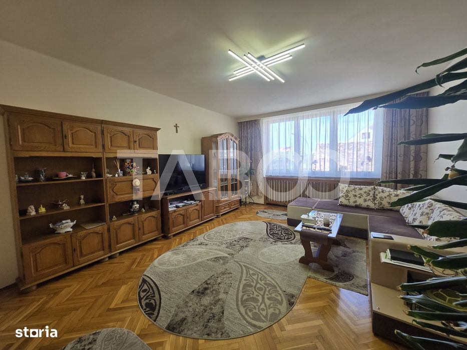 Apartament 5 camere de vanzare 182mp decomandat zona Piata Cluj Sibiu — fotografia 3