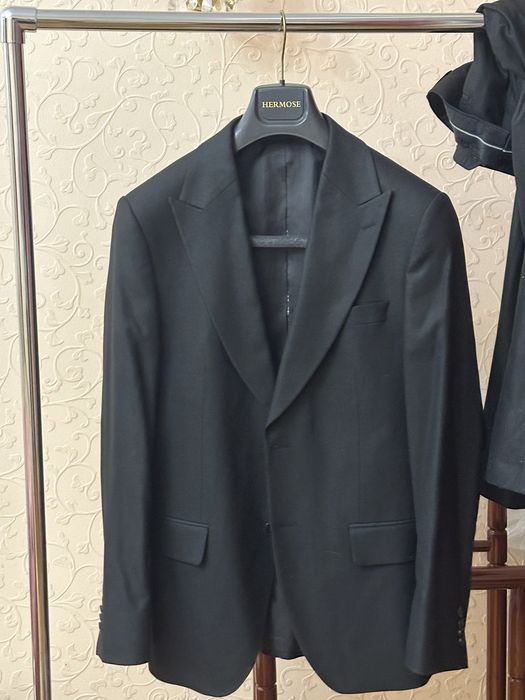 Продам выпускной костюм