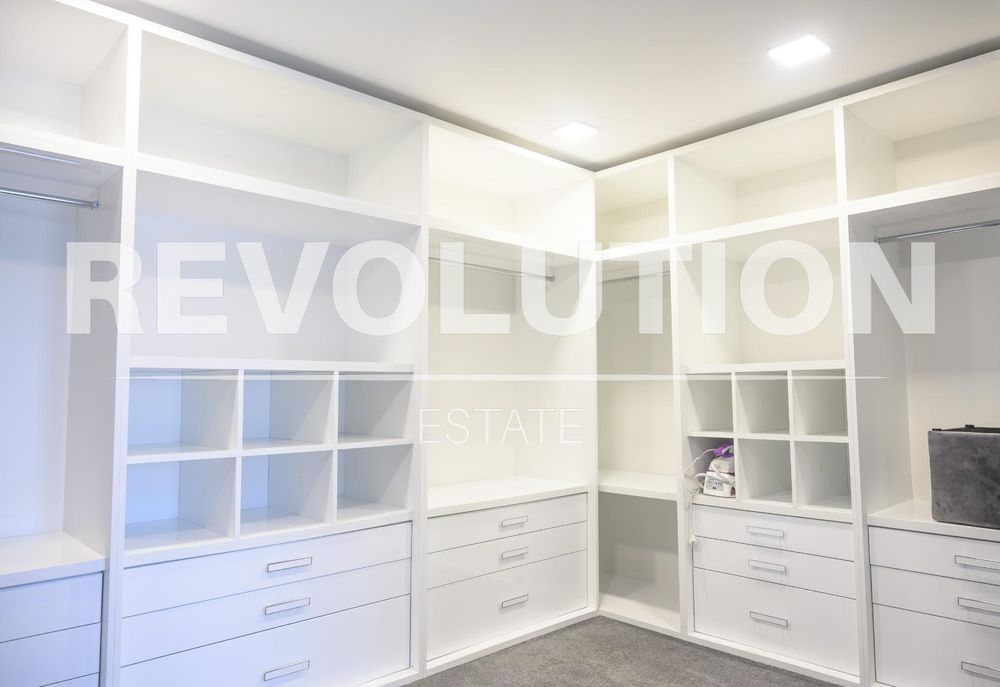 Дава се под наем Къща в Варна, м-т Траката - 320 кв.м за 5000 € - Снимка #7