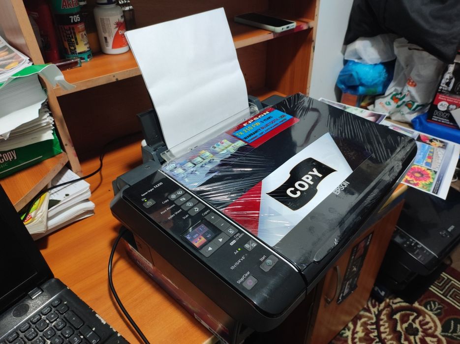 Epson 210 KOPY_SKANER_PRINT.Deyarli ishlamagan yangi 350ta prabek 100%