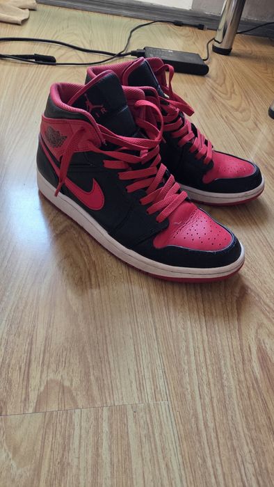 Jordan 1 Mid "Alternate Bred"