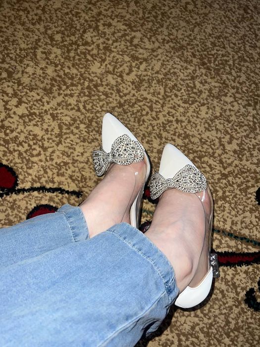 Kelin koyne sotladi polni kamplekt bonus tufli obrich yangi