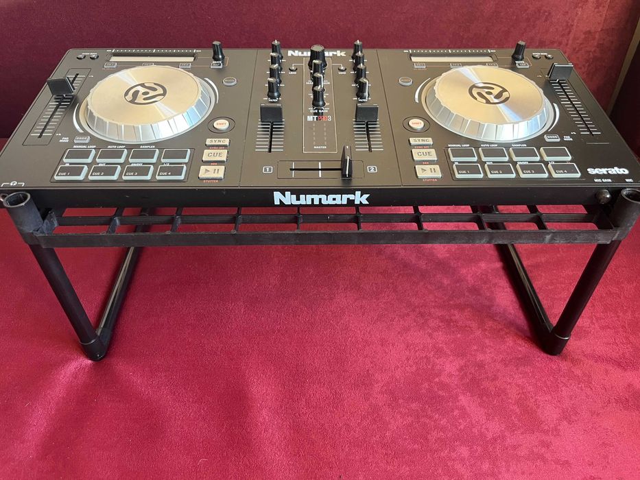 DJ Контролер Numark Mixtrack Pro 3 – Отлично състояние!
