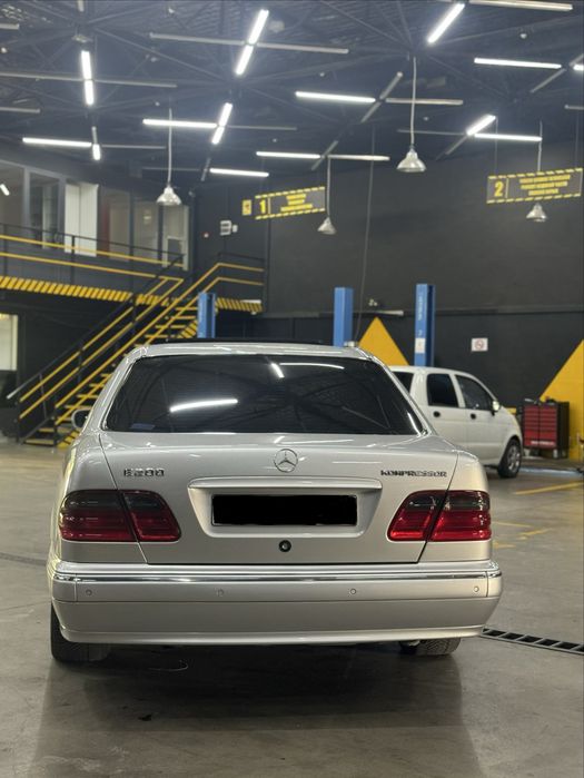 Mercedes- benz w210