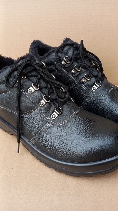 Продается спец обувь (рабочая обувь) из натуральной кожи.