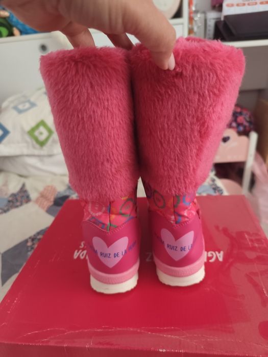 Cizme mar 33 Geox și Agatha Ruiz de la Prada.