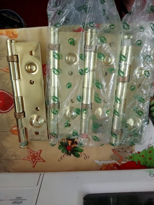 Ușă blindată îmbrăcată în lemn