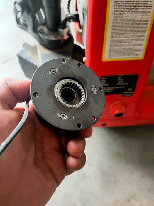 Reparatii, intretinere transpalet, liza manuala / electrica