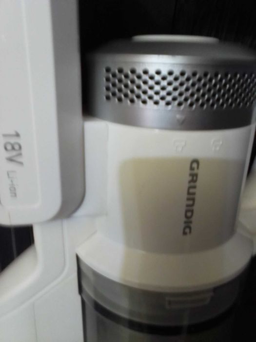 Безкабелна прахосмукачка  GRUNDIG 18 V
