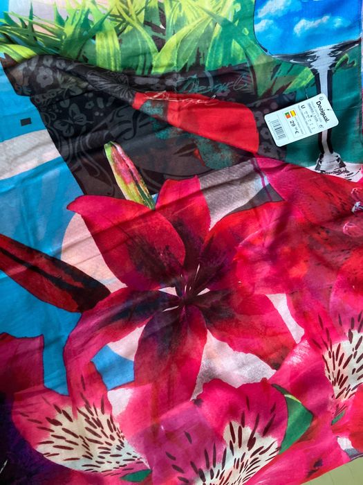 Нов шал “Desigual”