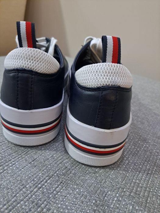 Намалени! Сникърси Tommy Hilfiger