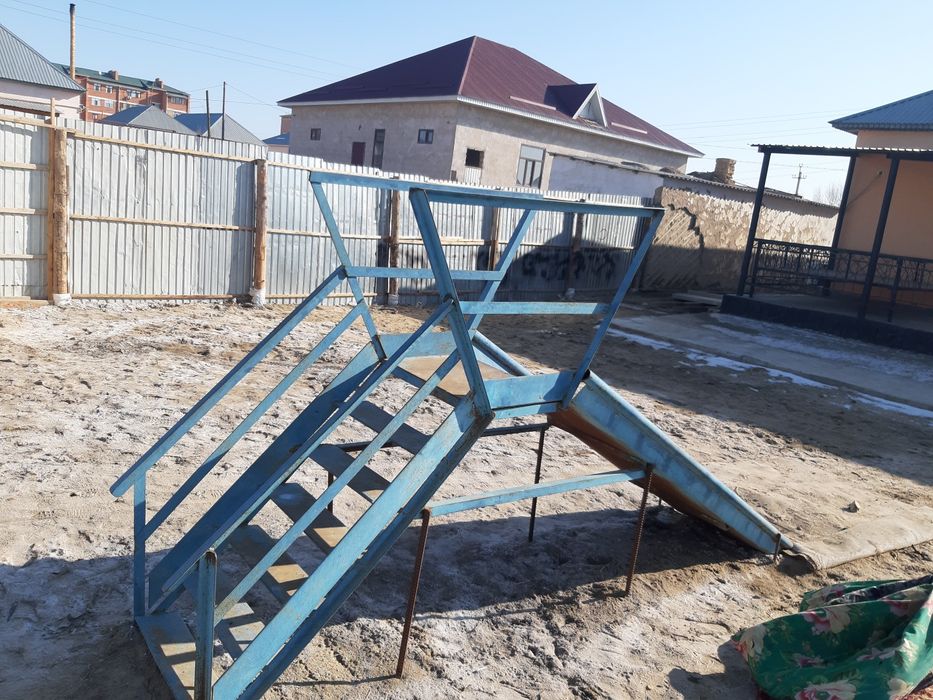 Металлический скат-горка