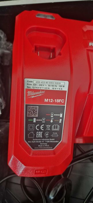 Milwaukee – 4 батерии M18 5.0Ah, 2 бързи зарядни и куфар HD Box - Чисто нов комплект