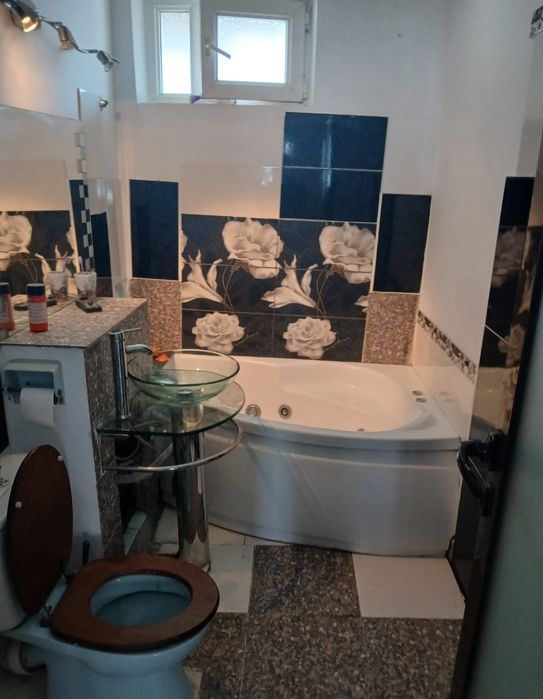 Vând/schimb  apartament 3 camere 71mp bl.S9 Mărăței lângă ASIROM și Școala NR.2  zonă liniștită ,68.000  euro