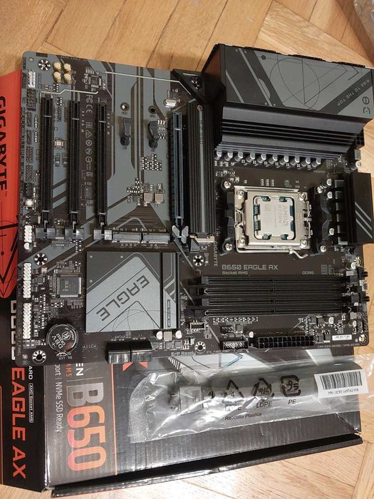 AMD Ryzen 7 7700X + Gigabyte B650 Eagle AX Wi-Fi 6E Rev. 1.2
