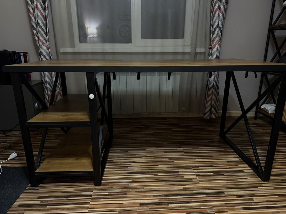Стол в стиле лофт