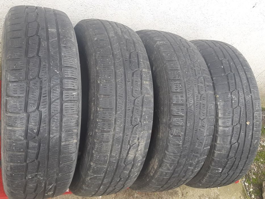 Anvelope 215/70/ 16 . Set ș.i 205/65/16 .C două.