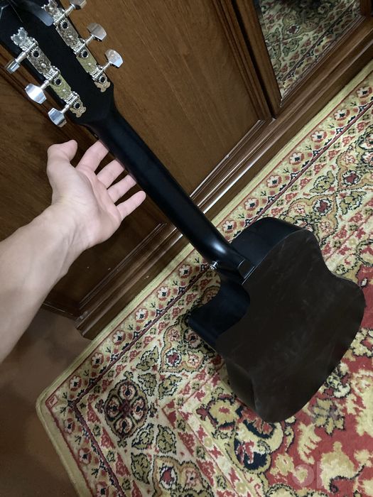 Gitara sotiladi ideal