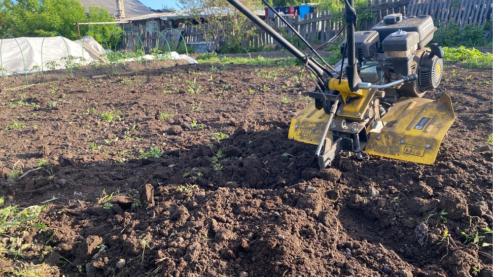 Вспашка огородов мотоблоком