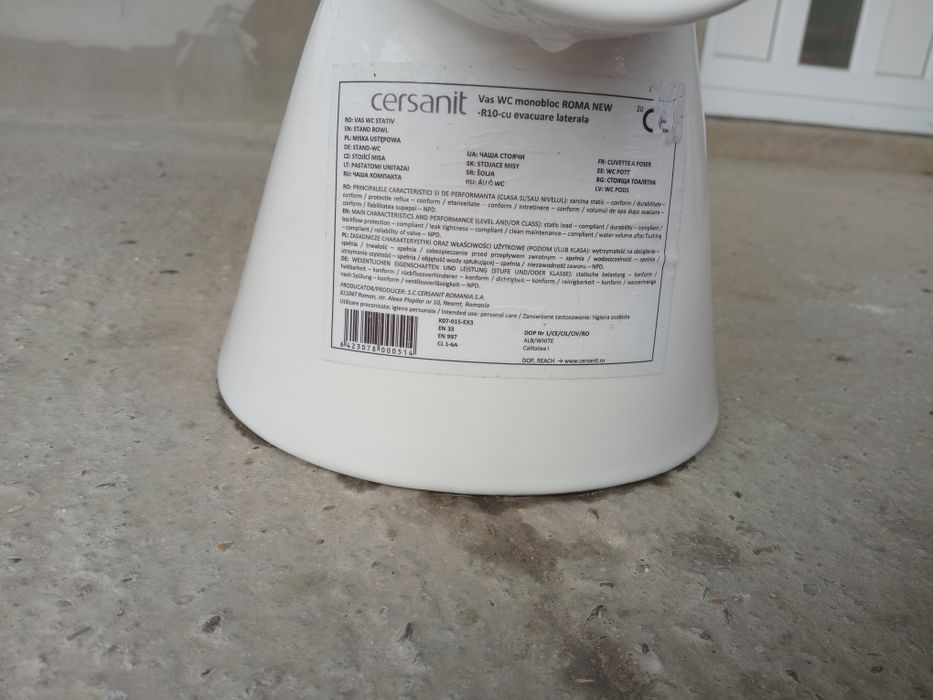 Vas wc Cersanit pe pardoseala