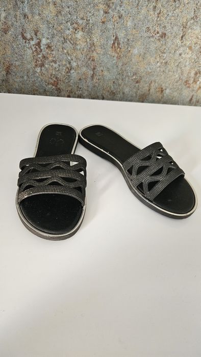 Отдам женскую обувь