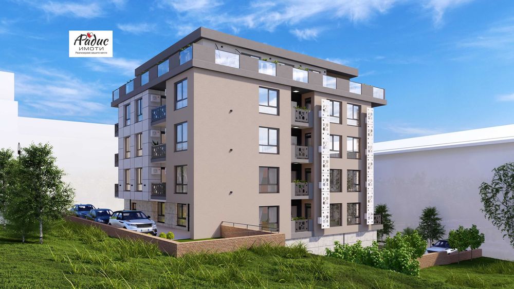 Тристаен ново строителство в строеж